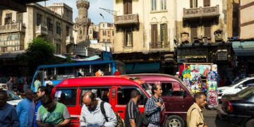 الحكومة تخفض هدف النمو الاقتصادي المتوسط إلى 6.8%