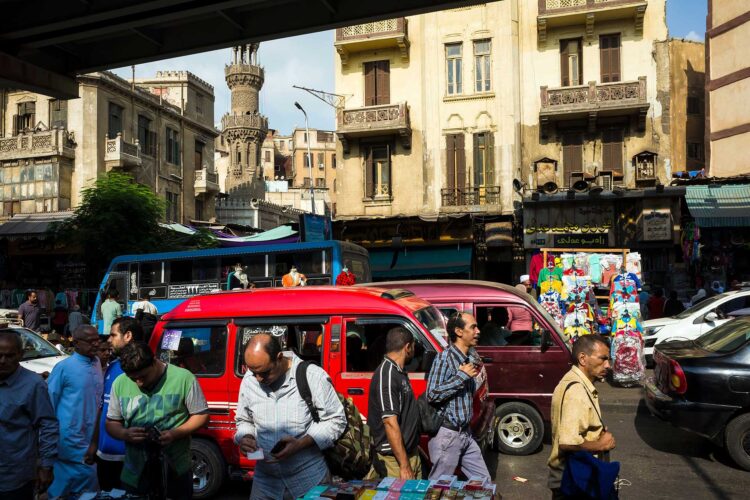الحكومة تخفض هدف النمو الاقتصادي المتوسط إلى 6.8% الحكومة تخفض هدف النمو الاقتصادي المتوسط إلى 6.8%