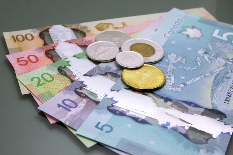 الدولار الأمريكي يتفوق: بيع الدولار الكندي الآن الدولار الأمريكي يتفوق: بيع الدولار الكندي الآن