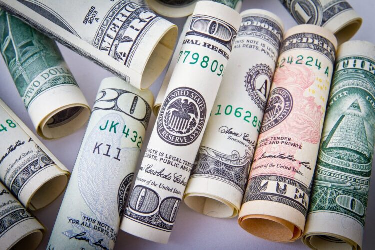 الدولار الأميركي يرتفع لأعلى مستوياته منذ مايو 2025 مع توقعات رفع الفائدة