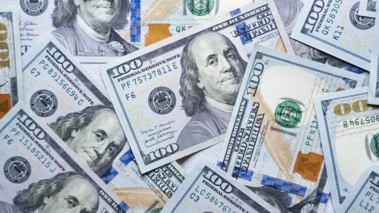 الدولار يتراجع بعد توقف إيران عن استهداف إسرائيل؛ الين عند 160 مقابل الدولار الدولار يتراجع بعد توقف إيران عن استهداف إسرائيل؛ الين عند 160 مقابل الدولار