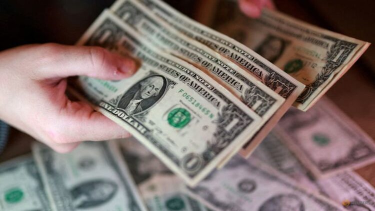 الدولار يثبت مستواه انتظارًا لتقدم محادثات السلام في الشرق الأوسط الدولار يثبت مستواه انتظارًا لتقدم محادثات السلام في الشرق الأوسط