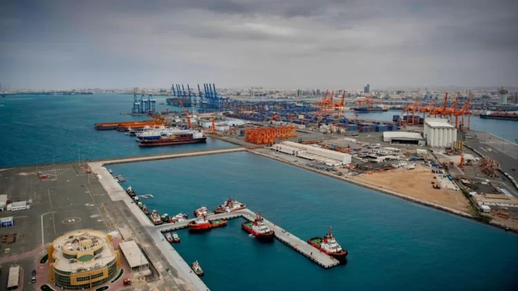 السعودية تسجل ارتفاع فائض الميزان التجاري 100.8% بتراجع واردات أبريل