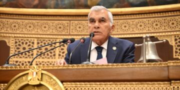 الشيوخ يناقش مقترحات لتعميق الصناعة وتوطين دواء مصرية