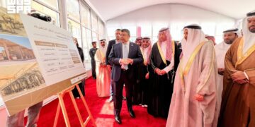 الصندوق السعودي للتنمية يفتتح محطتي ضاحية الرملي لنقل الكهرباء بالبحرين