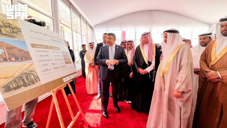 الصندوق السعودي للتنمية يفتتح محطتي ضاحية الرملي لنقل الكهرباء بالبحرين