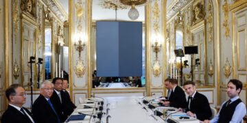 الصين تشارك في مكالمة فيديو اقتصادية نادرة بقيادة ماكرون قبيل قمة G7 في فرنسا