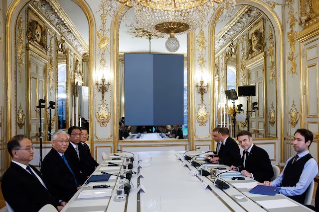 الصين تشارك في مكالمة فيديو اقتصادية نادرة بقيادة ماكرون قبيل قمة G7 في فرنسا الصين تشارك في مكالمة فيديو اقتصادية نادرة بقيادة ماكرون قبيل قمة G7 في فرنسا