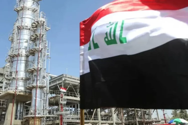 العراق يخطط لرفع إنتاج نفط الخام تدريجياً إلى 4.3 مليون برميل يومياً