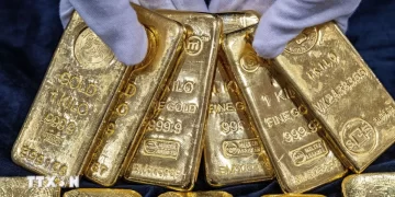 الفيدرالي المتشدد يدعم ارتفاع الدولار ويتجه لرفع الفائدة في أميركا
