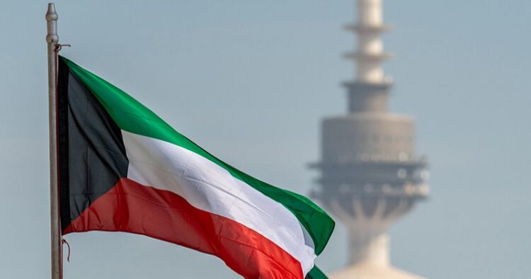 الكويت تحتفل بمرور 65 عاماً على الاستقلال ومسيرة التنمية المستمرة