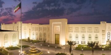 الكويت تدين الاعتداء الإيراني على البحرين وتهدد استقرار المنطقة