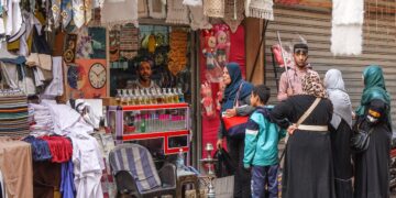 النزاع في الشرق الأوسط يؤثر على نمو مصر والمغرب في 2026