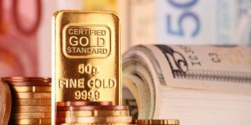 انخفاض الذهب والفضة بعد ارتفاع الدولار وعائدات السندات