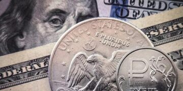 انخفاض سعر الدولار مقابل الدينار العراقي في بغداد وأربيل بداية الأسبوع