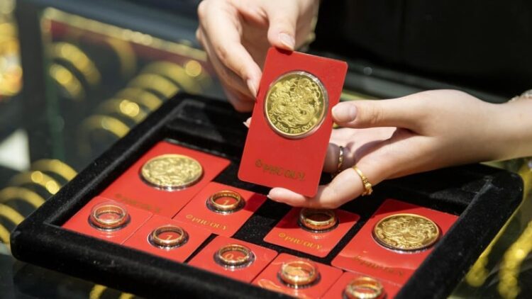انخفاض سعر الذهب العالمي إلى 4075 دولار للأونصة مع استقرار الأسعار المحلية
