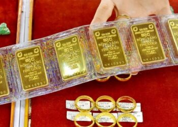 انخفاض سعر الذهب الفوري إلى 3980.20 دولار للأونصة مع تراجع عالمي حاد