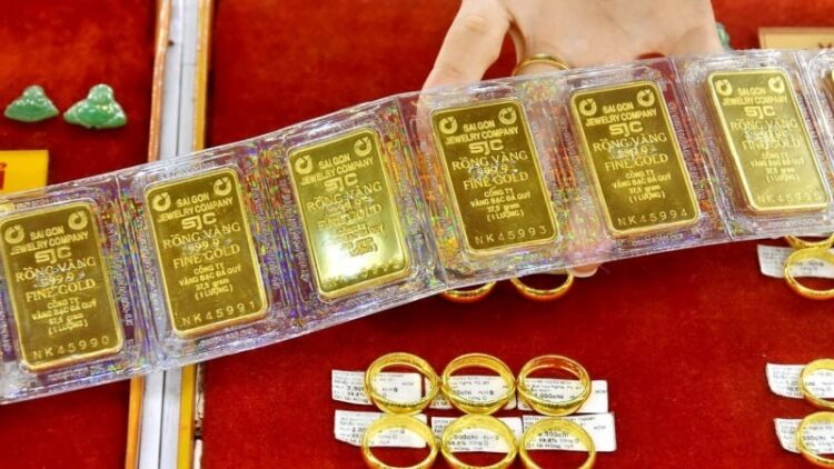 انخفاض سعر الذهب الفوري إلى 3980.20 دولار للأونصة مع تراجع عالمي حاد