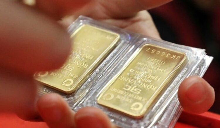 انخفاض سعر الذهب الفوري إلى 3986.3 دولار للأونصة مع استمرار تراجع الأسعار العالمية