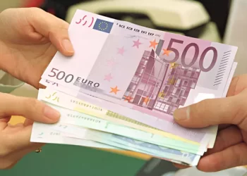 انخفاض سعر اليورو مقابل الجنيه في 5 بنوك بنهاية الأسبوع