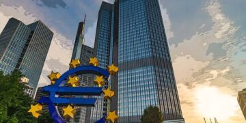 برنت يتراجع دون 72.48 دولارا بفعل زيادة تدفقات هرمز وتراجع أسعار النفط