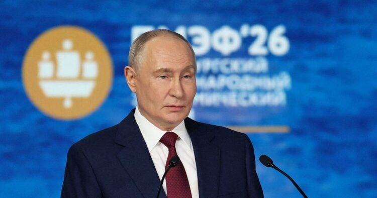 بوتين يواجه تهديد الطائرات الأوكرانية واقتصاد متعثر بوتين يواجه تهديد الطائرات الأوكرانية واقتصاد متعثر