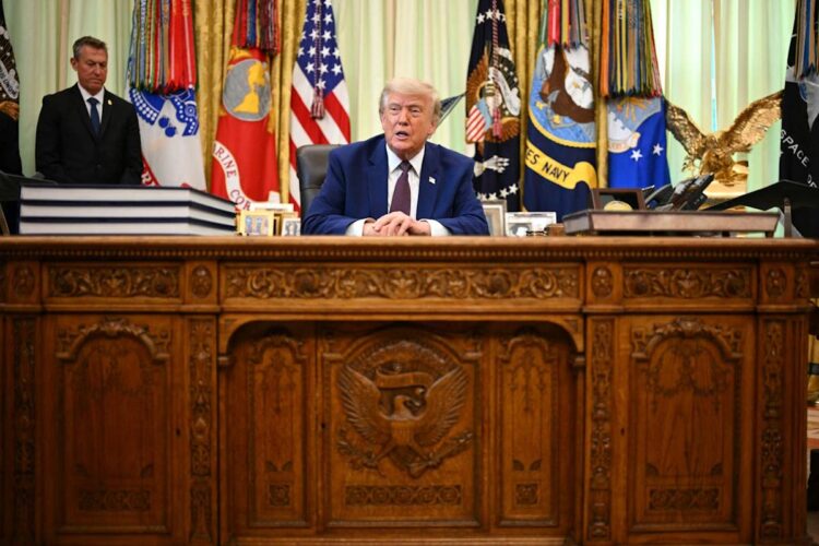 تاجر غامض يشتري ملايين الدولارات قبل اجتماع البيت الأبيض 10 يونيو تاجر غامض يشتري ملايين الدولارات قبل اجتماع البيت الأبيض 10 يونيو