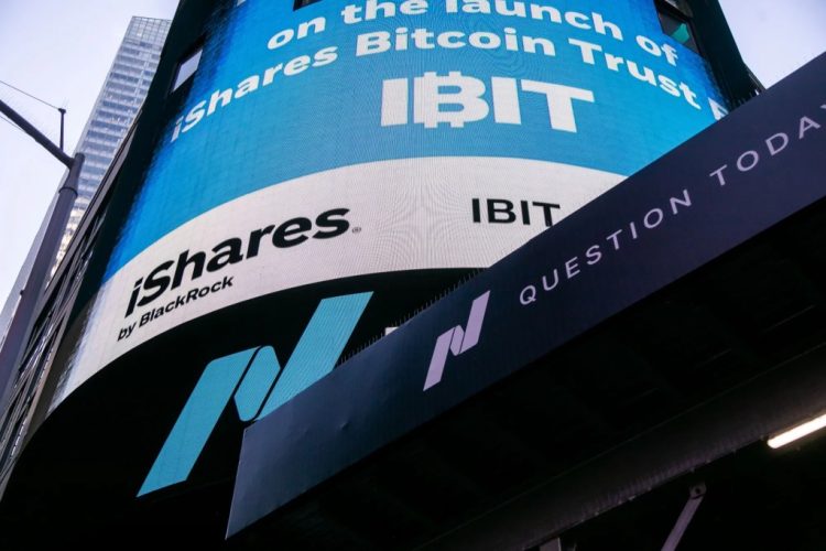 تاريخ صناعة Bitcoin: تدفقات تاريخية من ETFs إلى قطاعات أخرى تاريخ صناعة Bitcoin: تدفقات تاريخية من ETFs إلى قطاعات أخرى