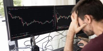 تحذير جديد من المحلل الذي توقع انهيار بيتكوين 2021