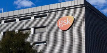 تراجع أسهم GSK بعد استحواذها على نوفالنت بـ10.6 مليار دولار
