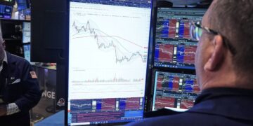 تراجع الأسهم بفعل انخفاض شركات التكنولوجيا وبيانات الوظائف