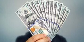تراجع سعر الدولار أمام الجنيه المصري بنهاية تعاملات الأحد بنسبة طفيفة