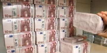 تراجع سعر اليورو أمام الجنيه في البنوك المصرية اليوم الأربعاء