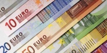 تراجع سعر اليورو مقابل الجنيه في منتصف تعاملات اليوم الاثنين 22 يونيو 2026