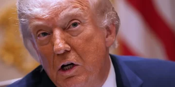 ترامب يفرض رسومًا جمركية على دول عديدة بسبب ادعاءات العمل القسري