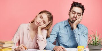 تقرير جديد يوضح تكلفة النوم السيئ على اقتصاد الولايات المتحدة 867 مليار دولار سنويًا