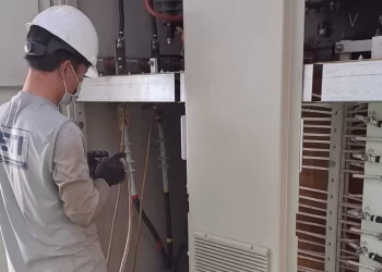 تقييم مسودة تنظيم قطع الكهرباء والماء لمخالفات البناء على مستوى البلاد