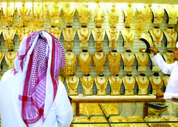 خبير اقتصادي أمريكي يربط قرار شراء الذهب بتوقعات الاقتصاد في قطر