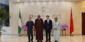 دامبازاو يزور مقر CCECC لتعزيز التعاون الاقتصادي بين نيجيريا والصين