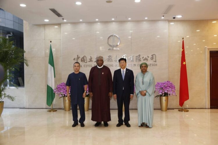 دامبازاو يزور مقر CCECC لتعزيز التعاون الاقتصادي بين نيجيريا والصين