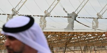 دول الخليج تستثمر مليارات في الطاقة المتجددة بسبب أزمة إيران