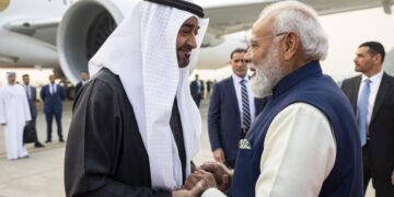 رئيس الإمارات يهنئ رئيس وزراء الهند بمناسبة تجاوز التجارة الثنائية 101 مليار دولار
