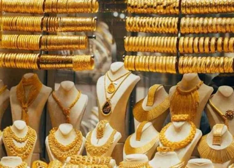 رئيس شعبة الذهب يؤكد عدم حدوث انهيار في أسعار الذهب ويحث على الاستثمار طويل الأمد رئيس شعبة الذهب يؤكد عدم حدوث انهيار في أسعار الذهب ويحث على الاستثمار طويل الأمد