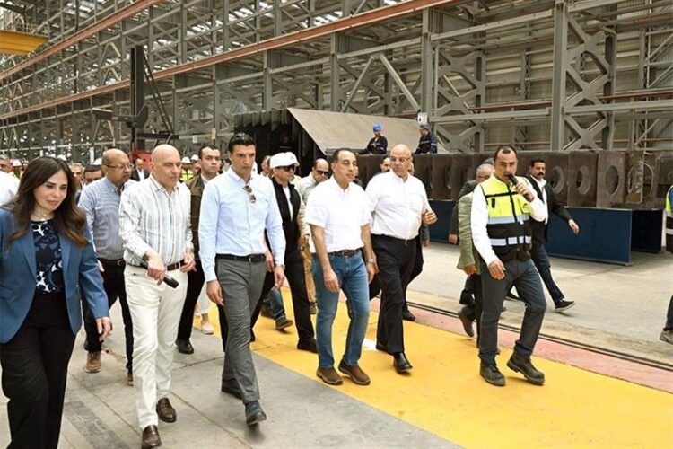 رئيس وزراء مصر يفتتح مشاريع صناعية في الإسكندرية تدعم أكثر من 20,700 وظيفة رئيس وزراء مصر يفتتح مشاريع صناعية في الإسكندرية تدعم أكثر من 20,700 وظيفة