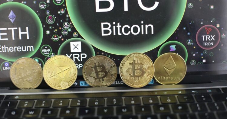 سعر البيتكوين 16 يونيو 2026: تجاوز 67000 دولار مع شراء ستراتيجيا 100 مليون دولار. سعر البيتكوين 16 يونيو 2026: تجاوز 67000 دولار مع شراء ستراتيجيا 100 مليون دولار.