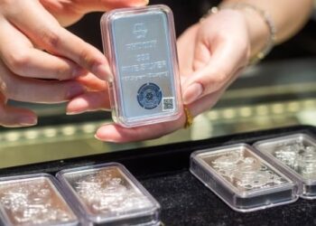 سعر الفضة 56.06 دولار للاونصة وحذر مستمر مع قوة الدولار في يونيو 2026