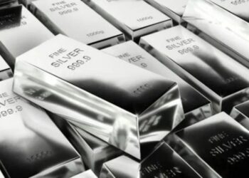 سعر الفضة العالمي ينخفض 2.45% إلى 56.33 دولار للأونصة اليوم