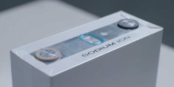 شراكة GM-Peak: مستقبل بطاريات الصوديوم أيون