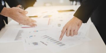 شركة SoFi Technologies تبرز في توسعها بقطاع التكنولوجيا المالية