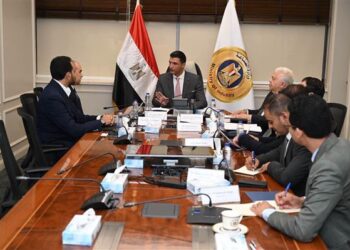 شمس الصناعة تطلق 1000 ميجاوات من الطاقة الشمسية على أسطح 7000 مصنع
